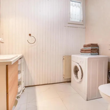 1 Bedroom Gorgeous In *